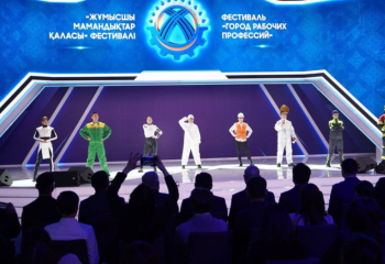 Оқушылар  аттестатпен қатар орта техникалық білім туралы диплом алады