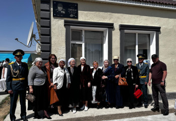 Маңғыстауда соғыс ардагері Сыражан Абуевқа арналған ескерткіш-тақта орнатылды