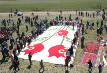 200 шаршы метрлік киіз: Жамбылдық қолөнершілердің еңбегі рекордтар кітабына енді