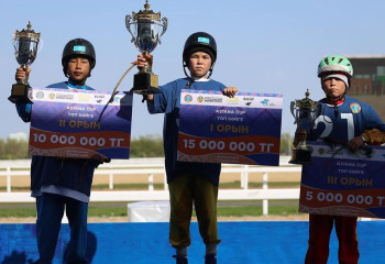 Жүлде қоры - 120 миллион теңге: Елордада ат жарысының жеңімпаздары анықталды