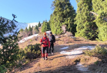 Алматы тауларында адасқан екі туристі құтқарушылар тауып алды