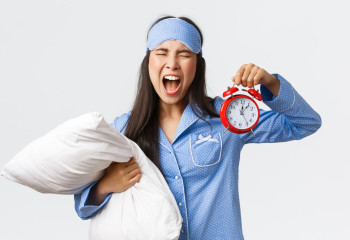 Чем опасен недосып: учёные сравнили последствия кратковременного и хронического нарушения сна