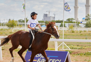 Победители скачек в Астане получили 120 миллионов тенге: названы имена лучших наездников и скакунов