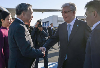 Тоқаев Вьетнамнан келген шенеунікті қарсы алды