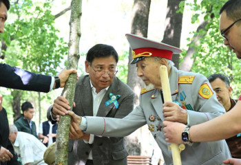 В Алматы открыли восемь аллей ветеранов Великой Отечественной войны