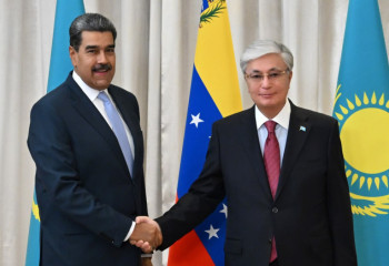 Глава государства провел встречу с Президентом Венесуэлы