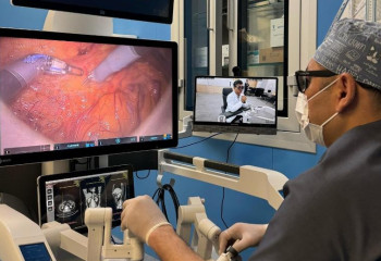 Дистанционную роботизированную операцию по удалению опухоли впервые провели в Казахстане