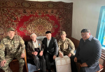 ТЖМ құтқарушылары жеңіс батырларына құрмет көрсетті