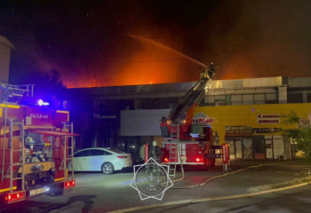 В Шымкенте ликвидирован пожар в двухэтажном здании кафе