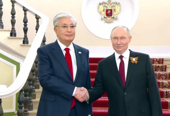 Касым-Жомарт Токаев прибыл в Кремль, где его встретил Президент России Владимир Путин