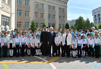 Қазақстан президенті мен Абу Дабидің Тақ мұрагері №84 мектеп-лицейге барды