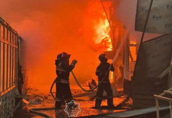 В Астане локализован крупный пожар на складе: пострадавших нет