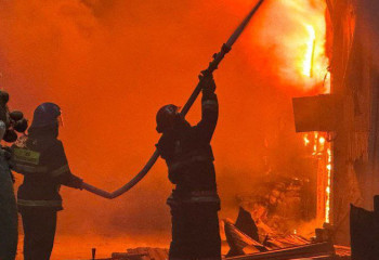 Астанада ірі қоймадағы өрт сөндірілді