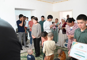 Түркістанда көпбалалы ана қайырымды жандардың арқасында баспаналы болды