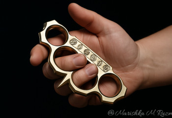 Закон и порядок: за кастет в барсетке — уголовное дело