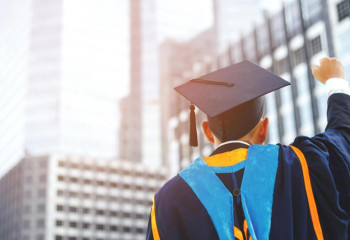 Қазақстандық студенттер мұнай-химия саласына кадр даярлау бағдарламасы аясында Испанияда оқиды