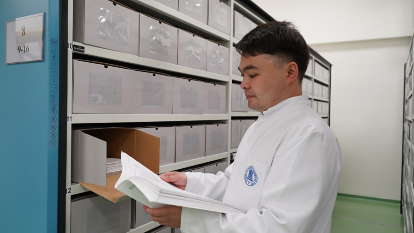  Президент архивінен 