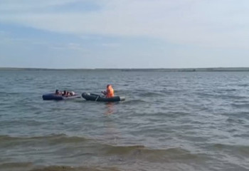 Ертіс өзенінде екі қыз құтқарылды