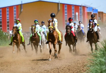 В Актобе прошли соревнования по байге в честь 80-летия Победы и Дня города
