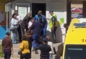 В Кокшетау мужчина ранил жену ножом в офисе микрокредитной организации