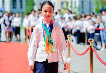 Астанада үздік оқушылар марапатталды