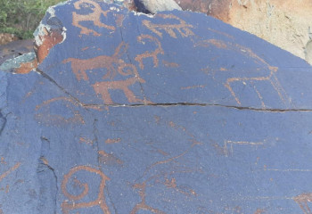 В области Жетісу создадут комиссию по петроглифам Ешкиольмеса