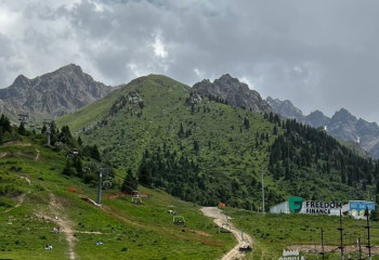 Алматы: Жемчужина гор превращается в испытание на прочность? Почему миллионы туристов проходят мимо