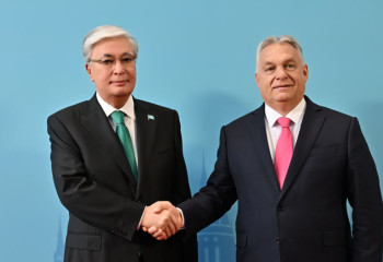 Президент Токаев прибыл в Будапешт для участия в саммите Организации тюркских государств