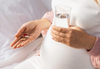 Фолий қышқылы жүкті әйелдерге не үшін керек?