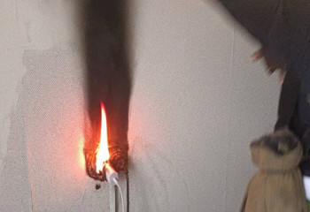 Зарядка от телефона горела вместе с розеткой в Петропавловске