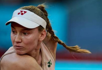 Елена Рыбакина вышла в финал турнира в Страсбурге, обыграв Беатрис Хаддад Майю