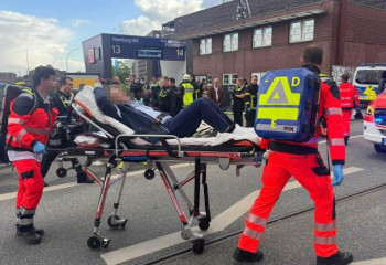 Женщина с ножом ранила 12 человек на вокзале в Гамбурге