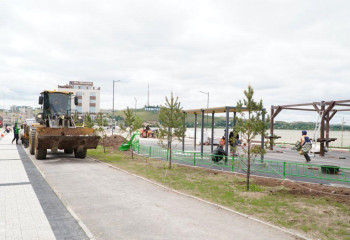 В Кокшетау завершается строительство набережной и велосипедной дорожки