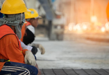 Қазіргі еңбек адамы кім?