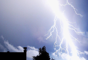 Найзағай, аптап ыстық, өрт қаупі: 30 мамырда ауа райы қандай болады