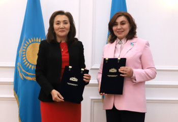 30-летие Основного закона: Клуб главных редакторов подписал меморандум с Конституционным судом