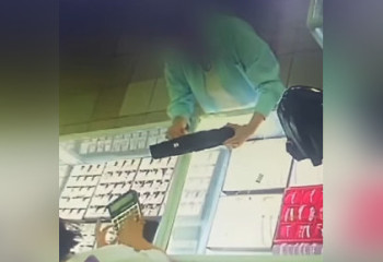 Жительница Астаны обворовала ювелирный магазин на 4 млн тенге