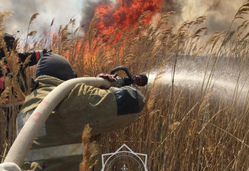 «Ақжайық» резерватының аумағында қамыс өртеніп жатыр