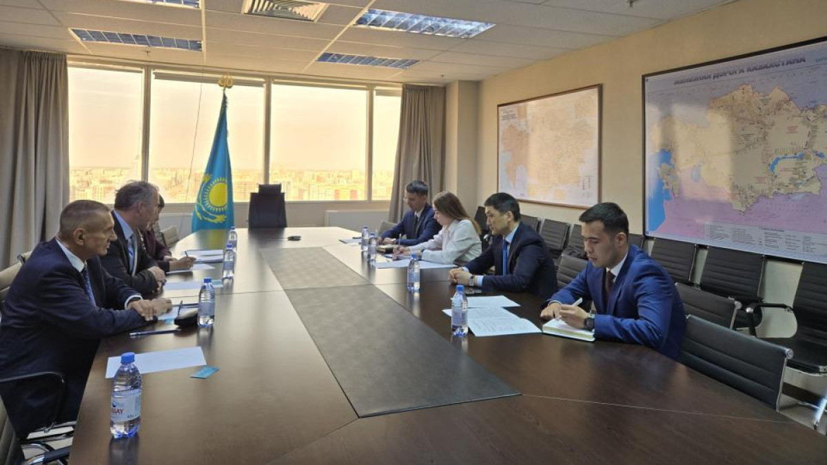  © Комитет промышленности 