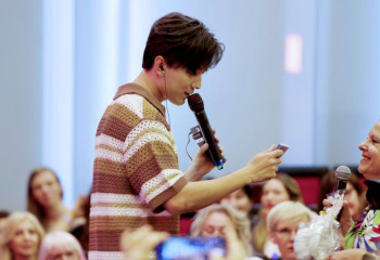 Dimash holds press conference and fan meeting in Barcelona