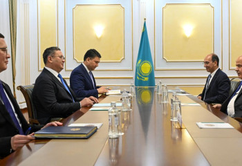 Мұрат Нұртілеу «Azizi Group» басшылығымен кездесу өткізді