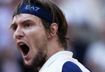 Александр Бублик одержал историческую победу на «Ролан Гаррос»