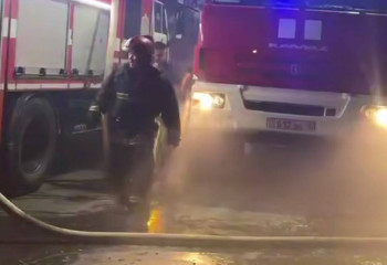 Қостанайда ТЖМ қызметкерлері құрылыс қоймасын өрттен қорғап қалды