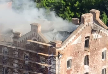 В Семее загорелся памятник архитектуры