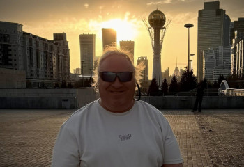 Голливудский продюсер Джефф Ольм репостнул ролик ко Дню государственных символов РК