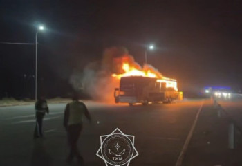 Автобус с пассажирами загорелся на трассе «Алматы – Ташкент»