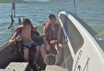 На Бухтарминском водохранилище спасли двоих несовершеннолетних