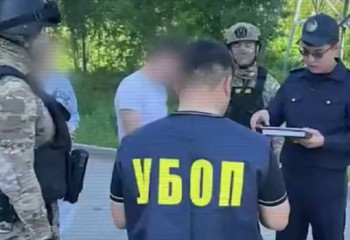 Астанада қылмыстық топ кәсіпкерлерді бопсалап келген