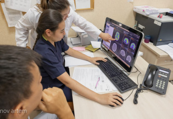 Казахстанские врачи сняли рилс-сериал о своих переживаниях