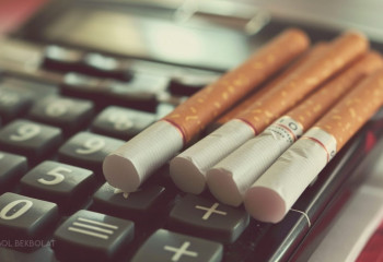 Кто и сколько курит в мире в 2025 году: мужчины против женщин